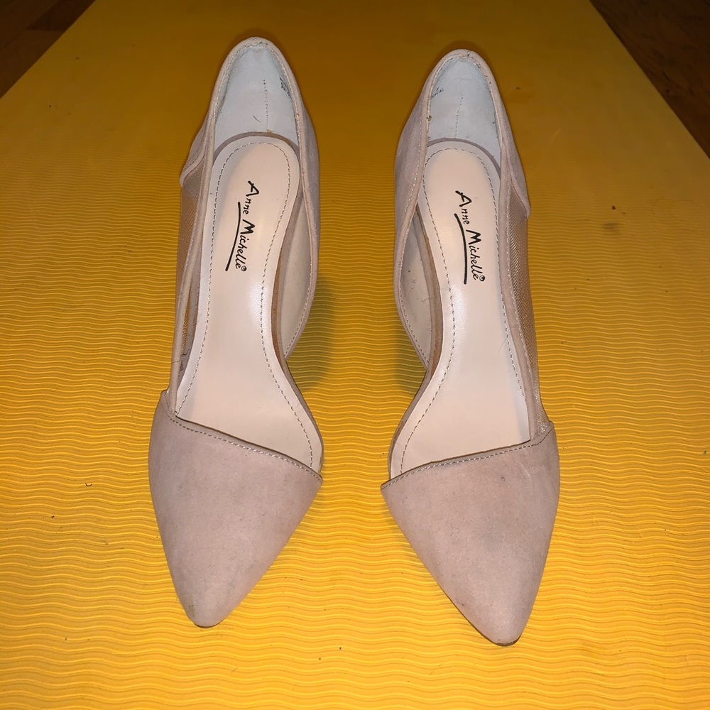 NWOT Pale Pink Heels with side mesh panel